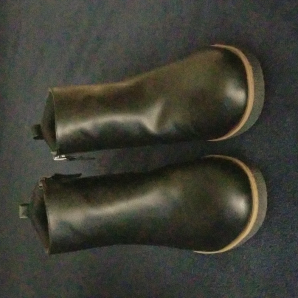 Dr Scholl's black wedge bootie